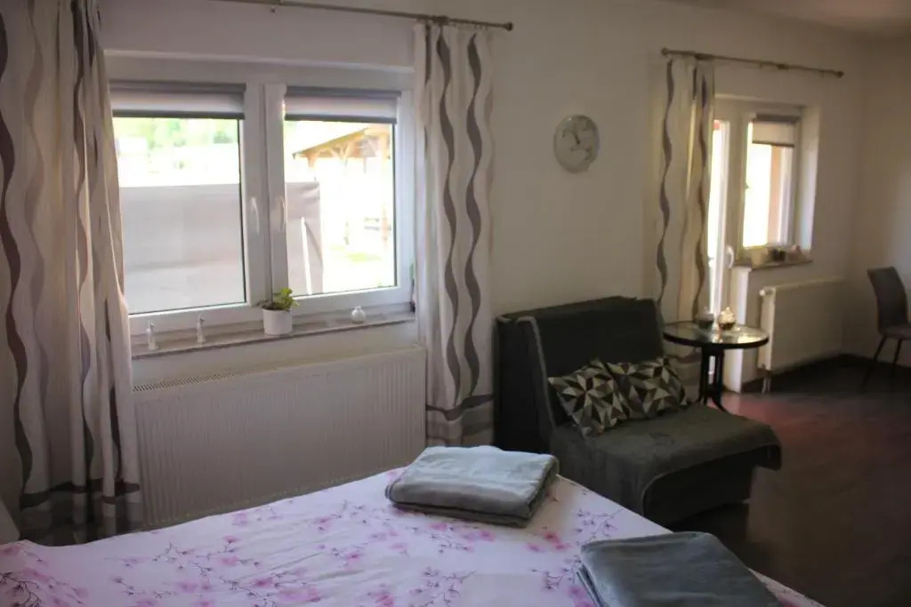 Studio Apartments Adian