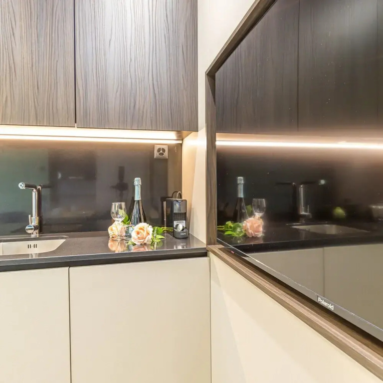 Icon H 204 Suite Micro-living