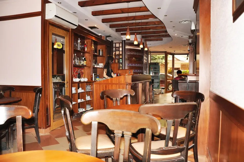 Hotel Lugano Tirana