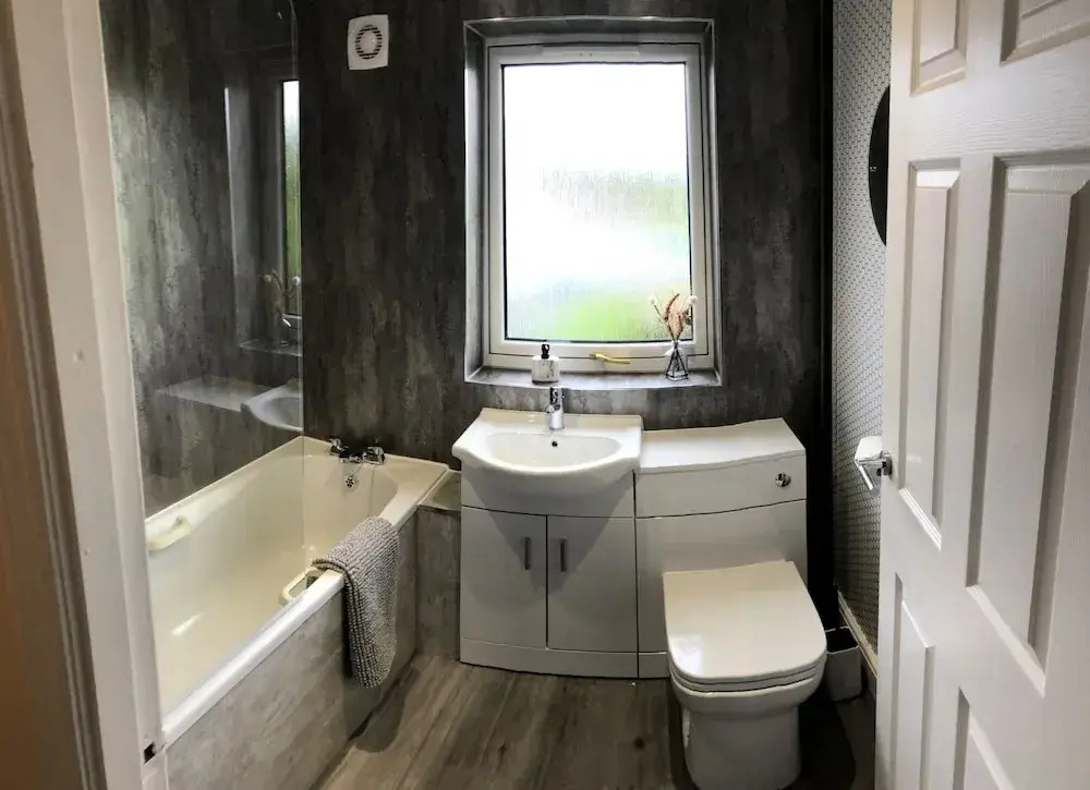 Ideal Road Trip Dunfermline Home - Free Parking