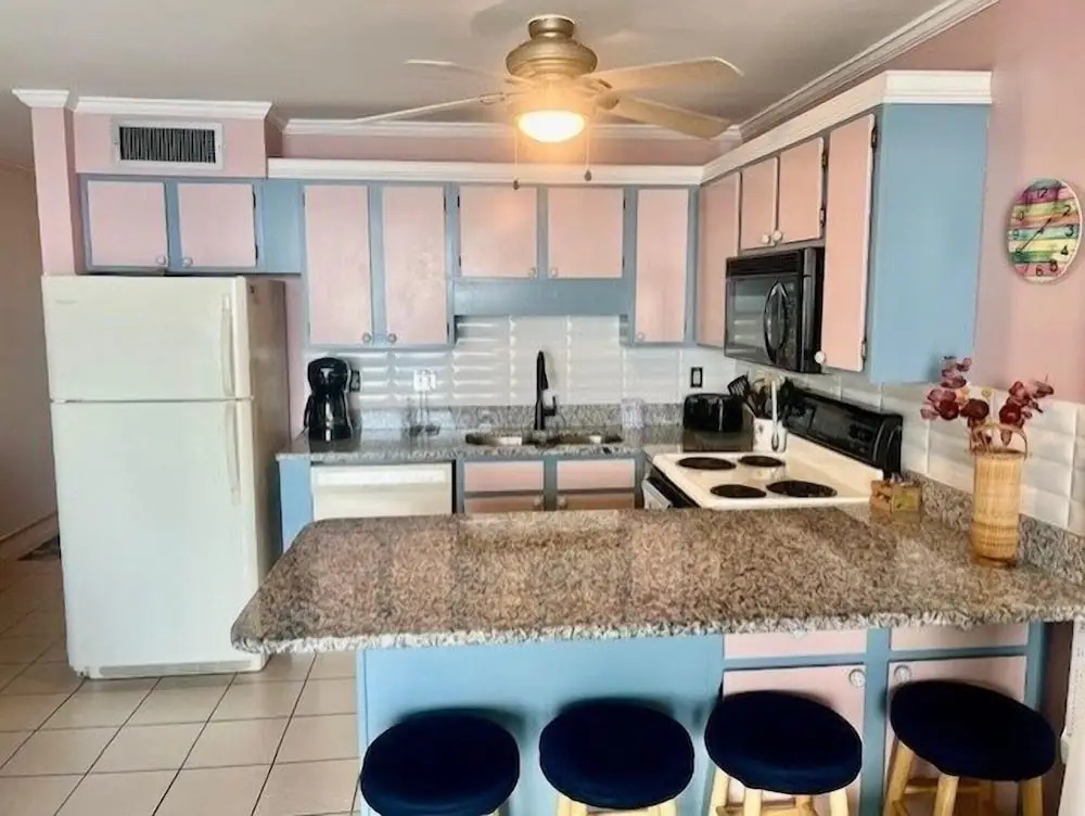 Royal Garden Resort 914 2 Bedroom Condo by RedAwning