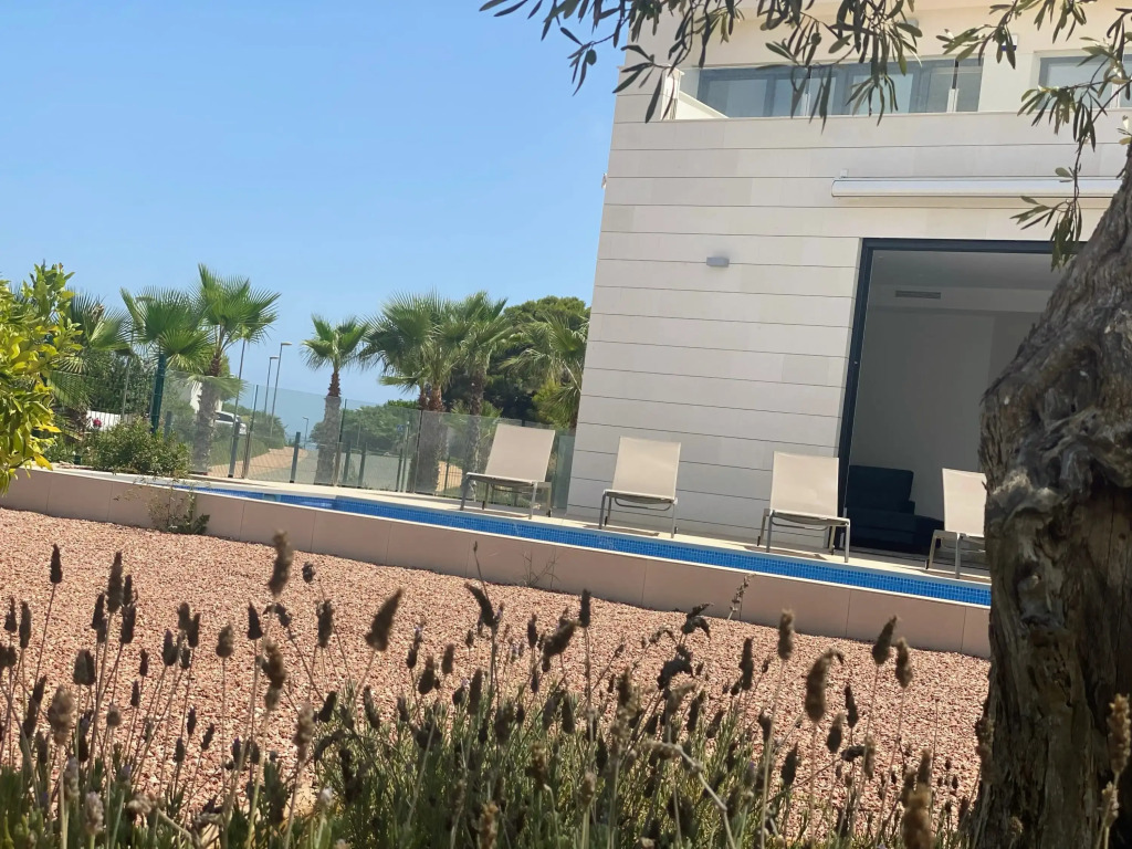 Modern 5 Bed Villa with Pool at Las Colinas LC1