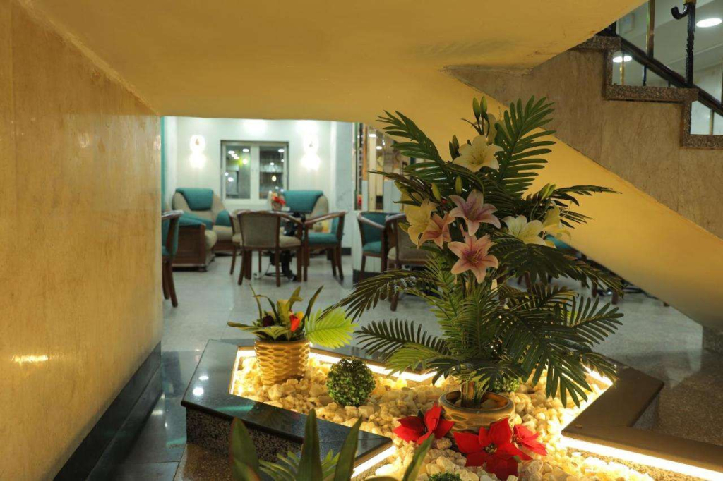 Happy City Hotel