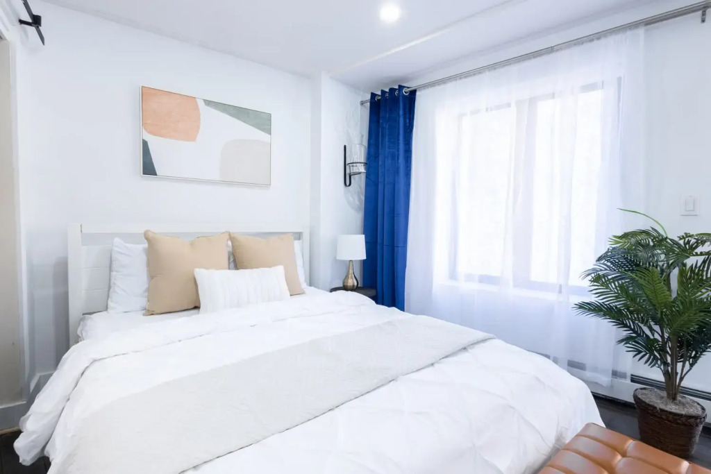 809-5b Luxury Studio With a Private Balcony