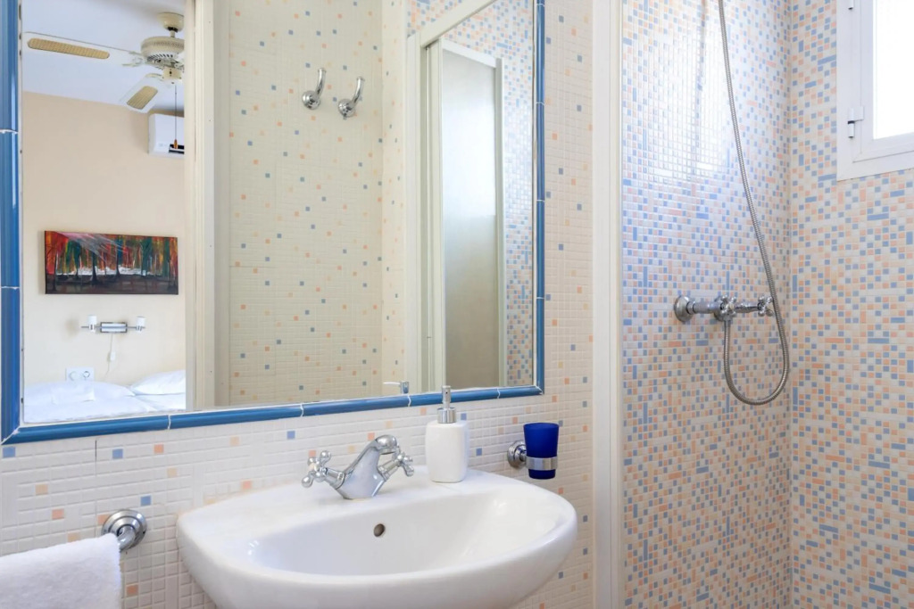2BR Garden Apartment Albamar