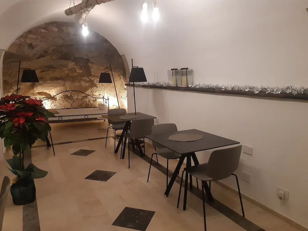 IBLA ROOMS