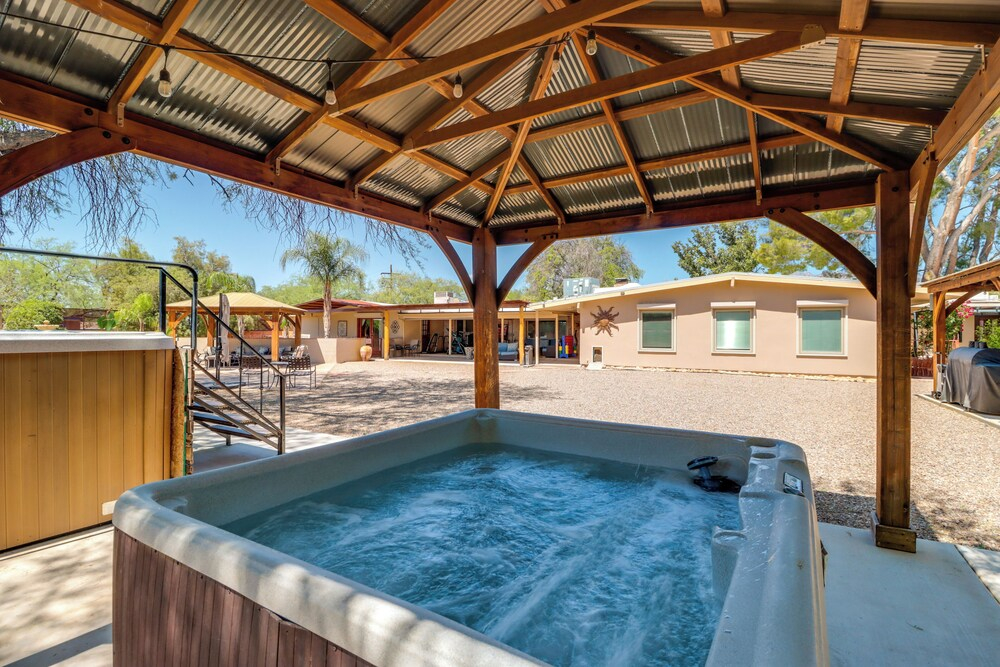 Shared Hot Tub + Fire Pit: Tucson Casita By Hiking