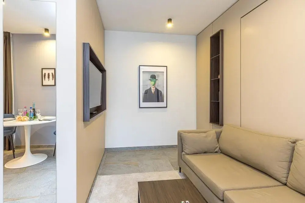 Icon H 209 Suite Micro-living