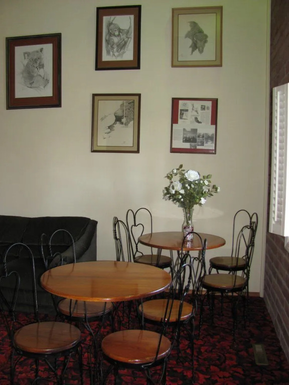 Colonial Inn