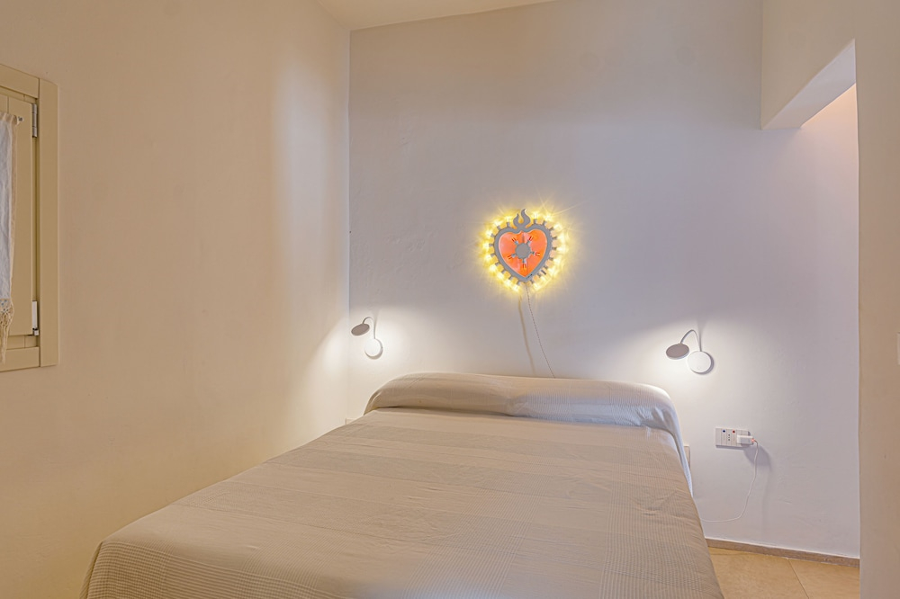 Seafront Apartments by Carlo V Castle, Monopoli Old Town - HelloAPULIA Al Castello di Amec