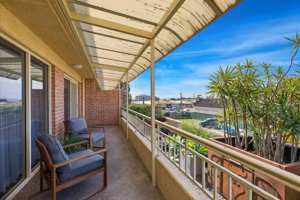 Spacious 2BR near The Entrance Beach - 7Min Walk!