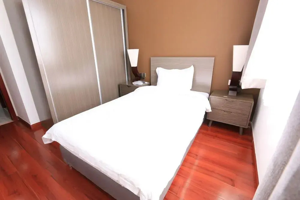 EASTLAND Hotel & Apartment