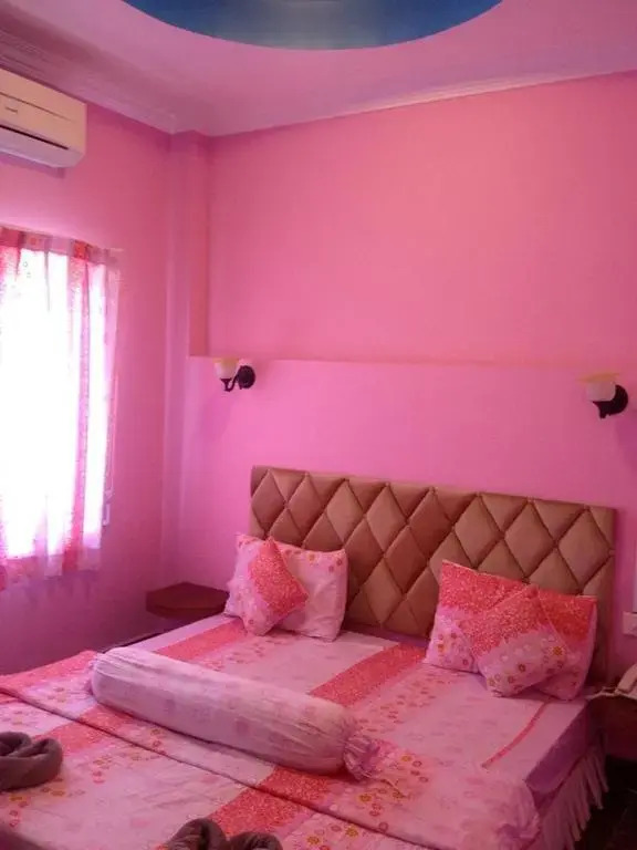 Tith Hour Guesthouse