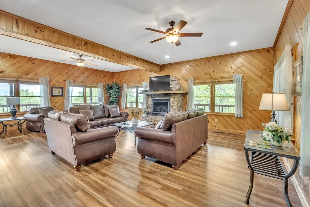 Heavenly Views - Amazing Mountain Views 8 Bedroom Cabin by Heavenly Views Resort