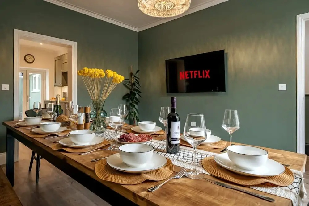 Clifton 4BR - Cinema Room Sleeps 8 - Hen Stag Dos