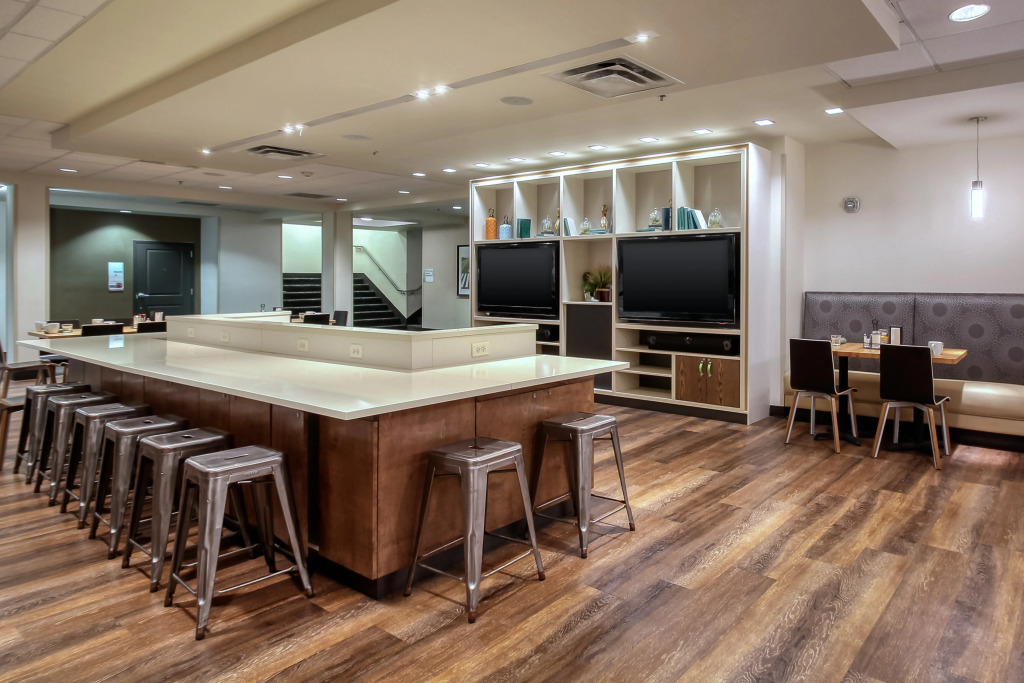 Holiday Inn & Suites Atlanta Airport North by IHG