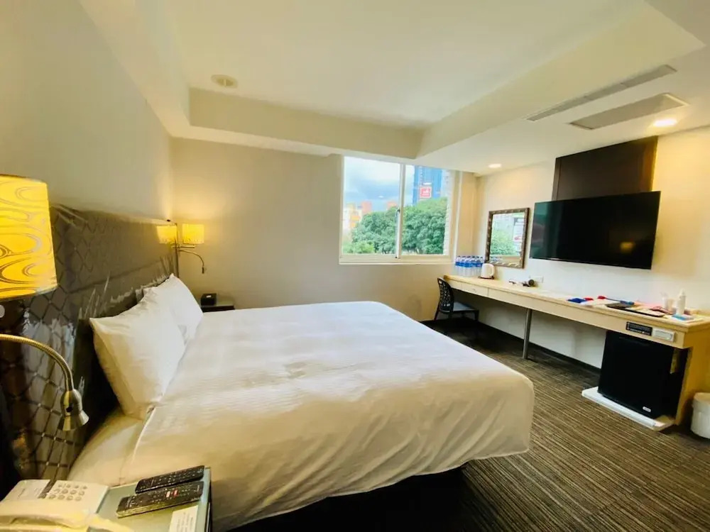 Hub Hotel - Banqiao Station