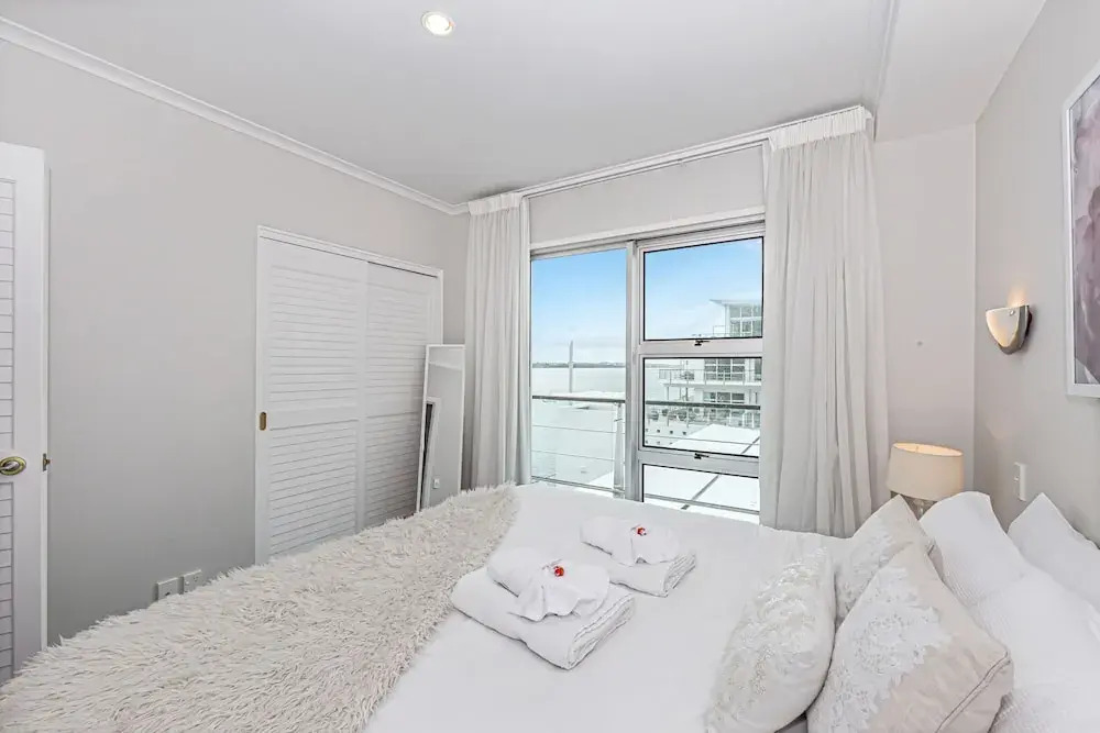 Panoramic Views - 2 Bedroom Sub-Penthouse