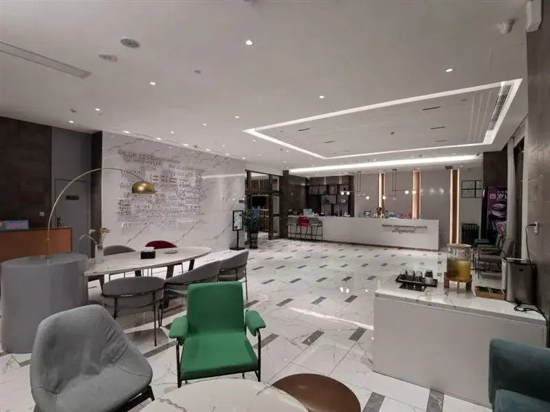 Magnotel Hotel (Dongxing Guomen Port)