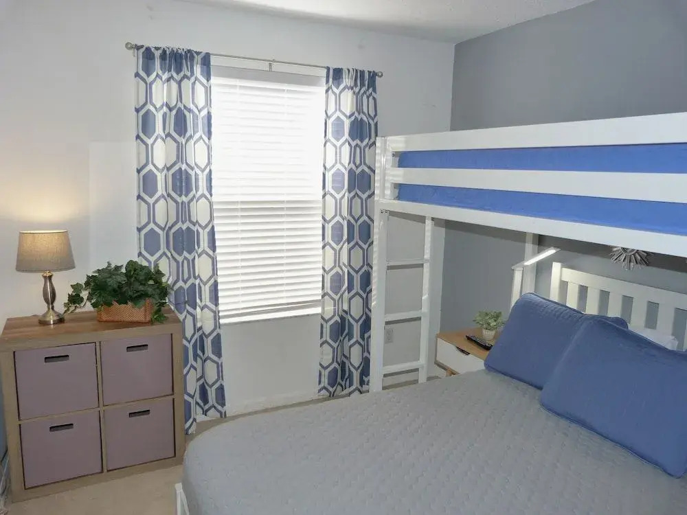 Disney World Area - Pool Side Paradise
