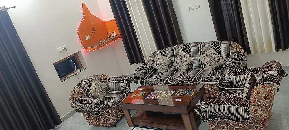Hariom Home Stay By GRB
