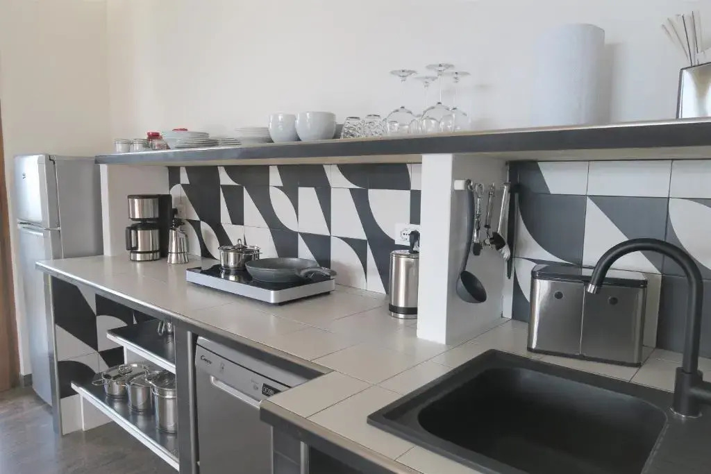 Villa Arianna Lake View Apartments with Pool