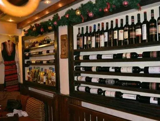 Family Hotel and Restaurant Varosha 2003