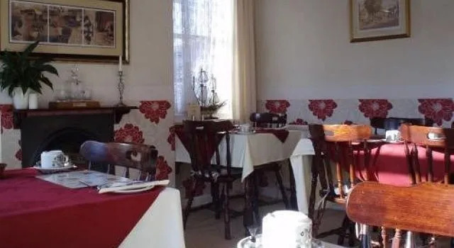 Roslyn House
