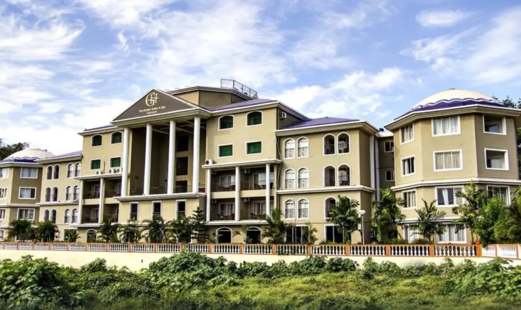 The Golden Suites & Spa, Calangute, 5 mins odd drive to the beach