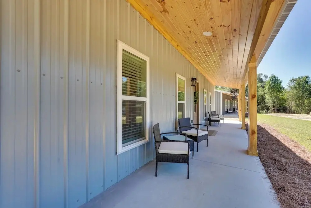 Nature-centric Retreat! Newly Built Millen Cottage