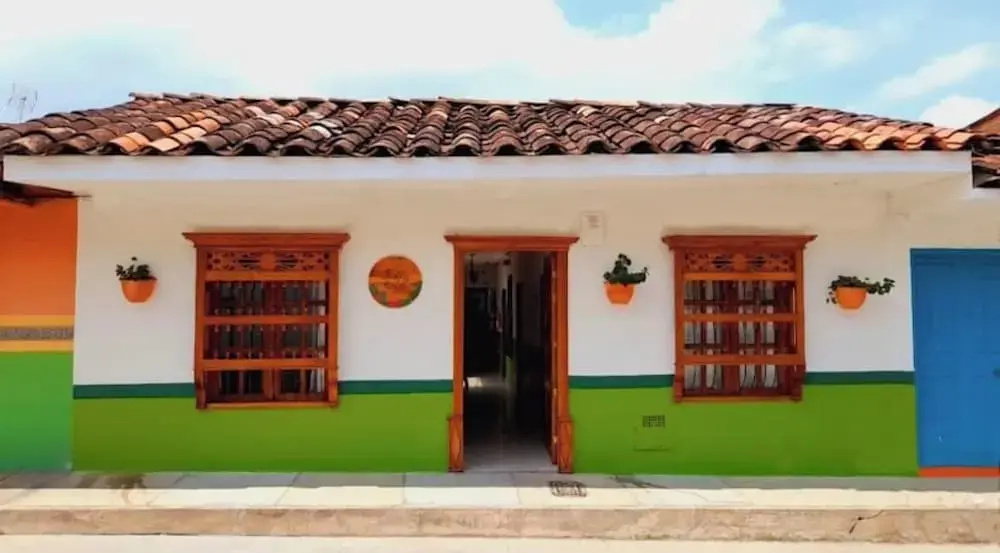 Olivas House Hostal