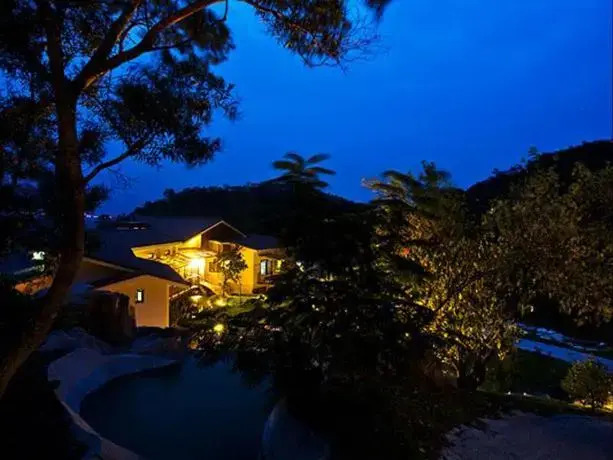 Yi Hey Golden Stronghold Resort