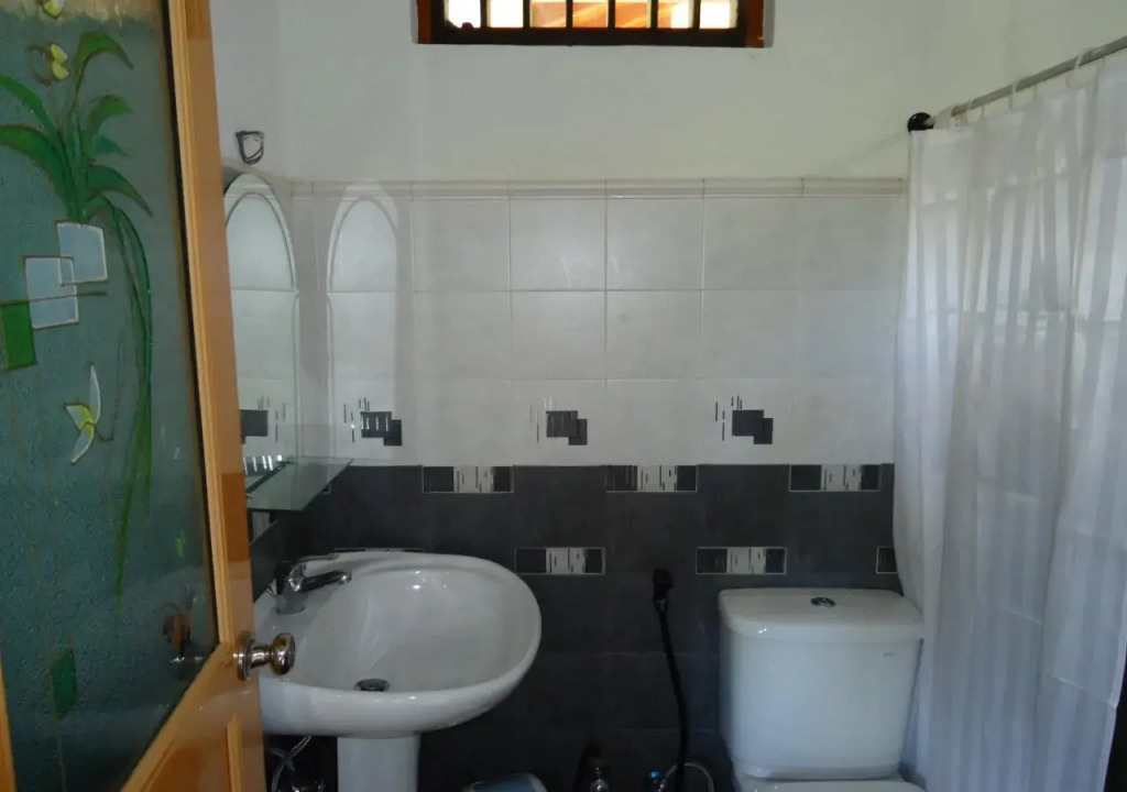 Tarana Hotel