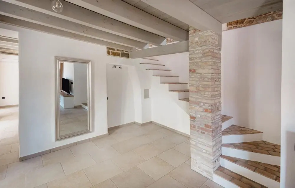 Awesome Home In Skofije