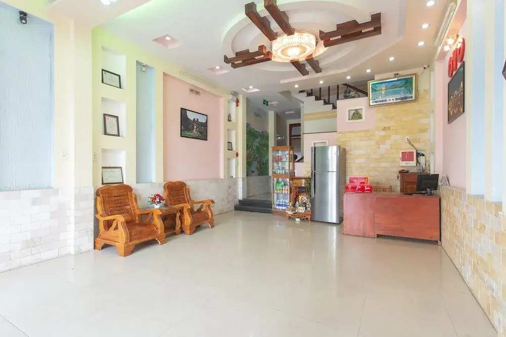 Phuong Hong Hotel