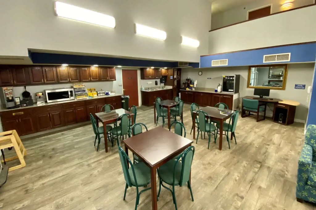 Days Inn by Wyndham Toledo Airport