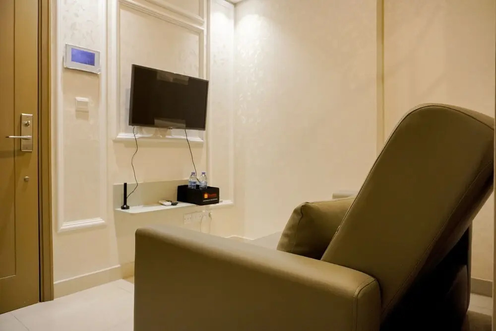 Modern Look And Comfortable 1Br Gold Coast Apartment Pik