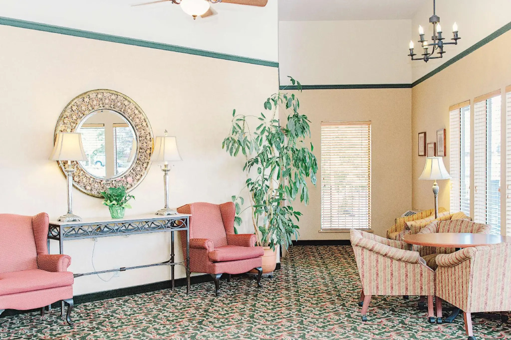 Lavissh Inn and Suites