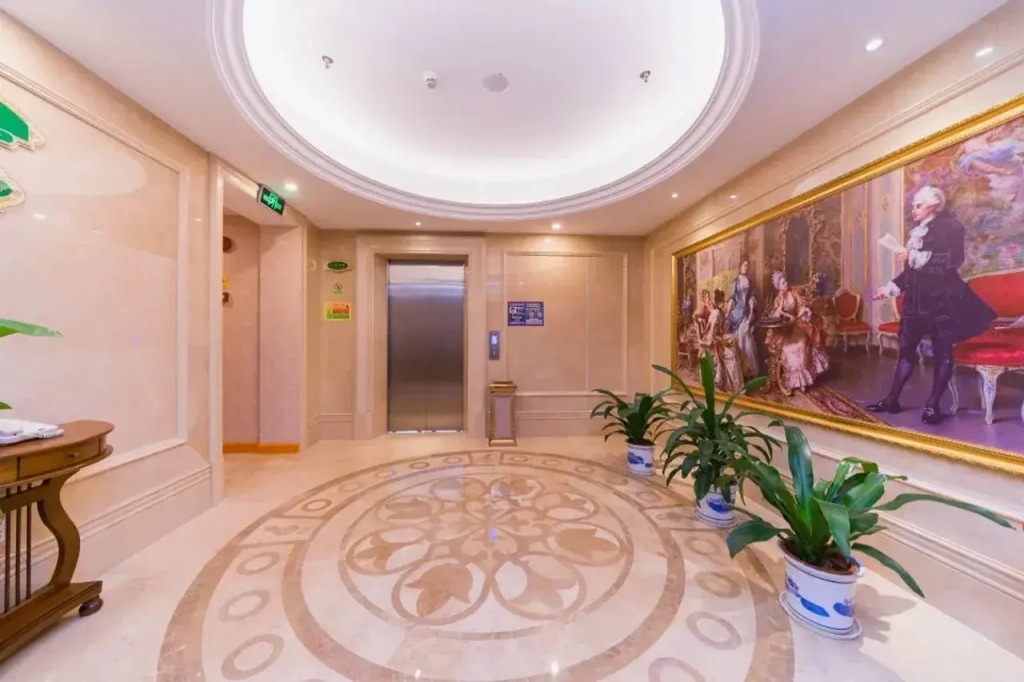 Vienna Hotel Shenzhen Jixiang Metro Staion