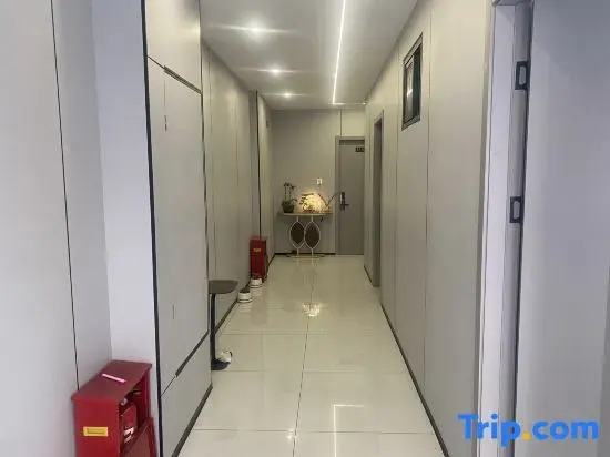 Yinglun Hotel