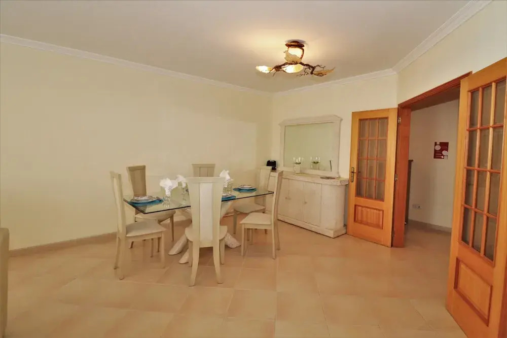 Lovely 2 -bedroom Vacation Apartment In Quarteira