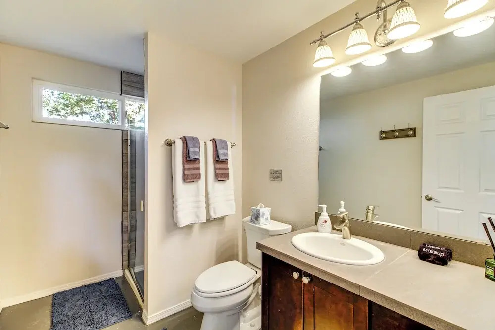 Stylish Home 2 Mi to Old Town Albuquerque!