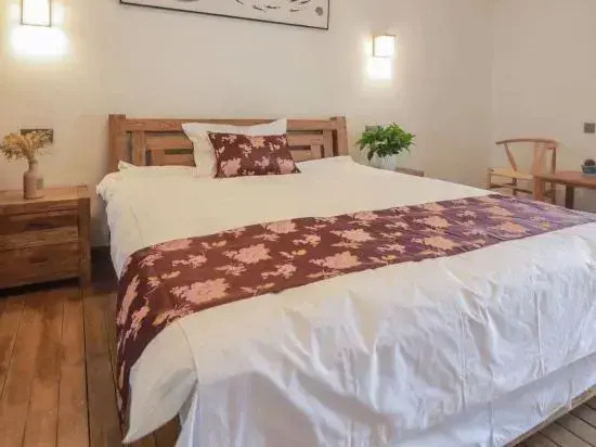 Aiqinhai Guesthouse