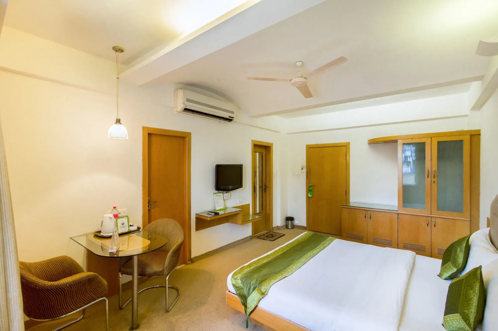 Treebo Premium Niraali Executive, Hinjewadi