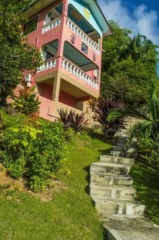 Les Elles Guesthouse Self Catering