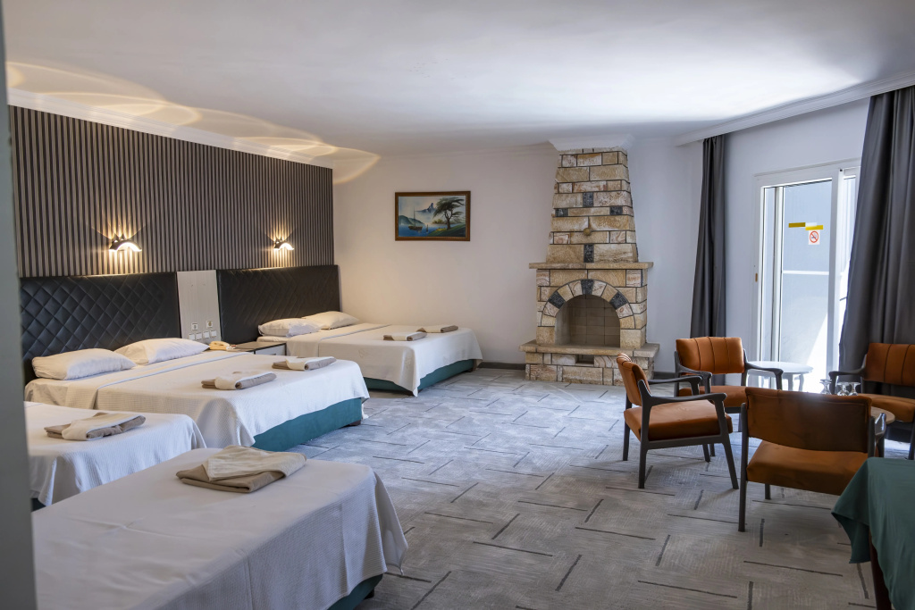 Mustis Royal Plaza Hotel