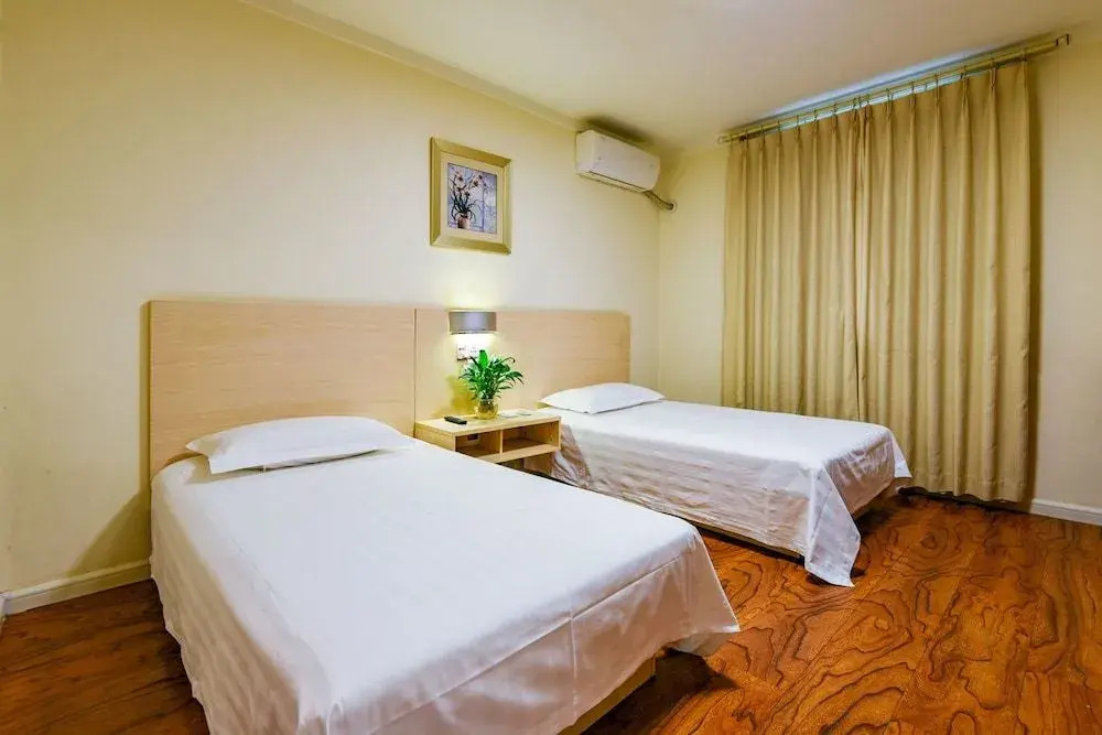 Jingcheng Business Hotel (Beijing Shilihe Metro Station)