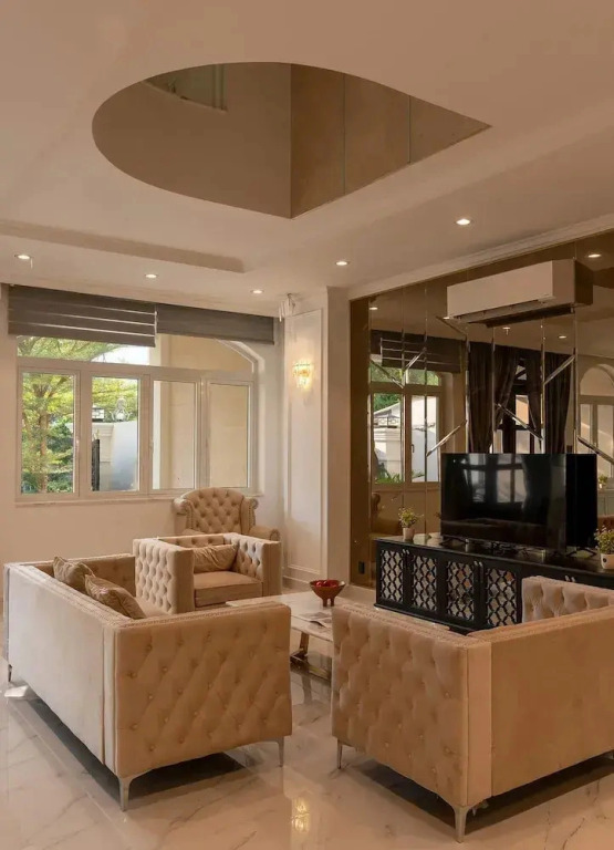 Grand Villa