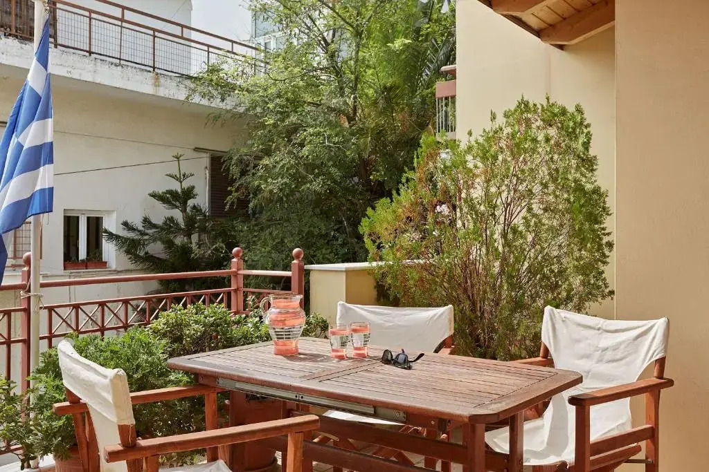 Parthenon house 3 min away from Acropolis.
