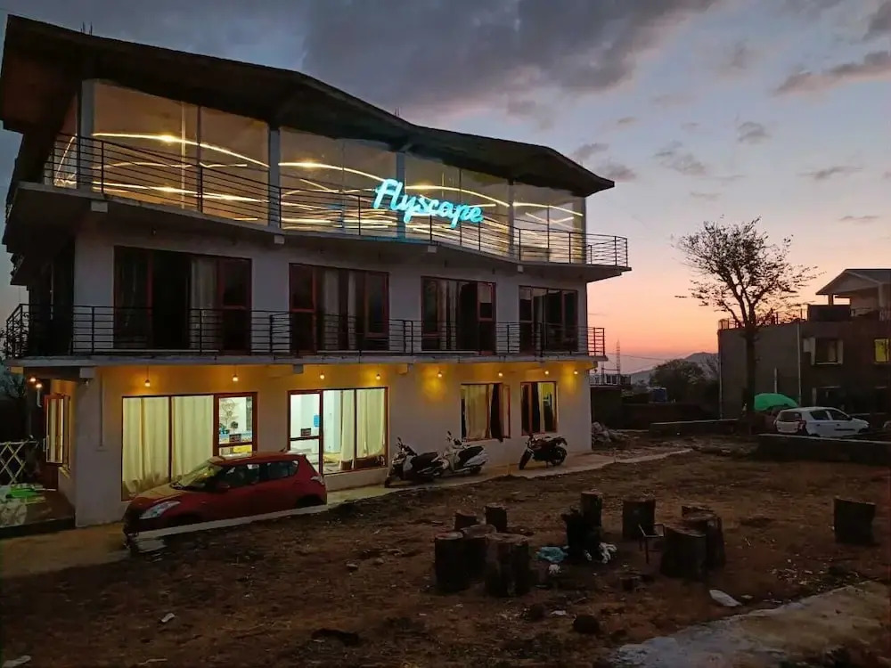 Flyscape Hostel